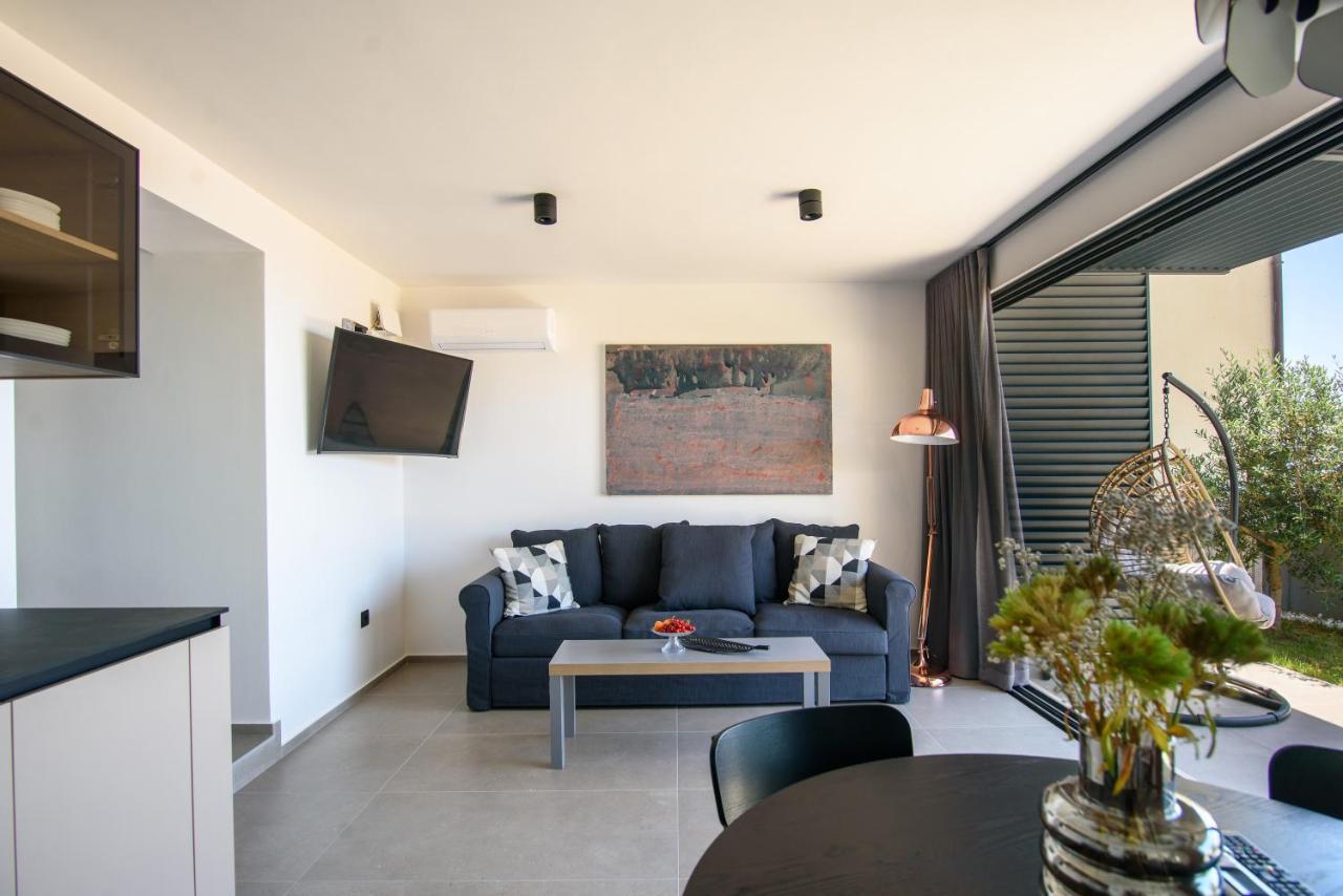 Grey Nest By Duhomes Apartman *